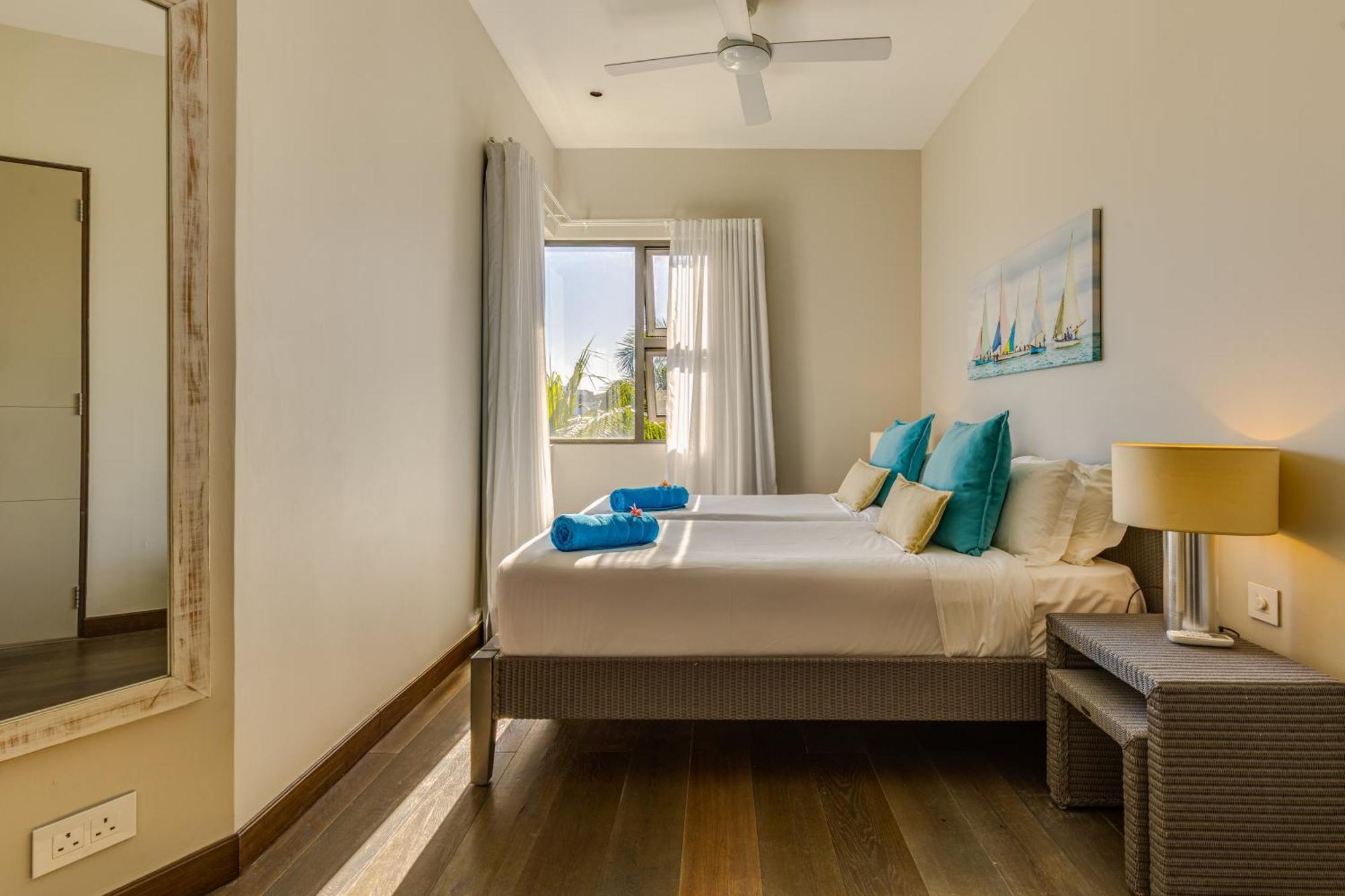 Esplanade By Horizon Holidays Tamarin Esterno foto
